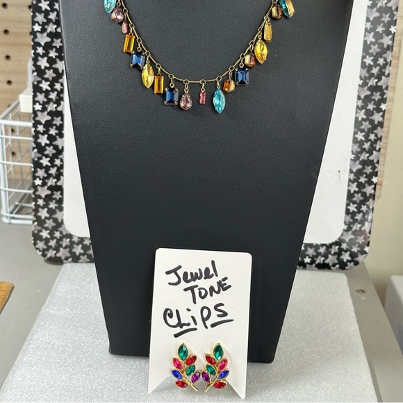 Serafina Jewel tone multicolor Necklace Plus matching clip earrings. - Picture 4 of 5